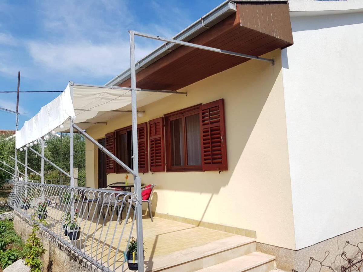 Apartments With A Parking Space Kastel Stafilic, Kastela - 16086 Exterior photo