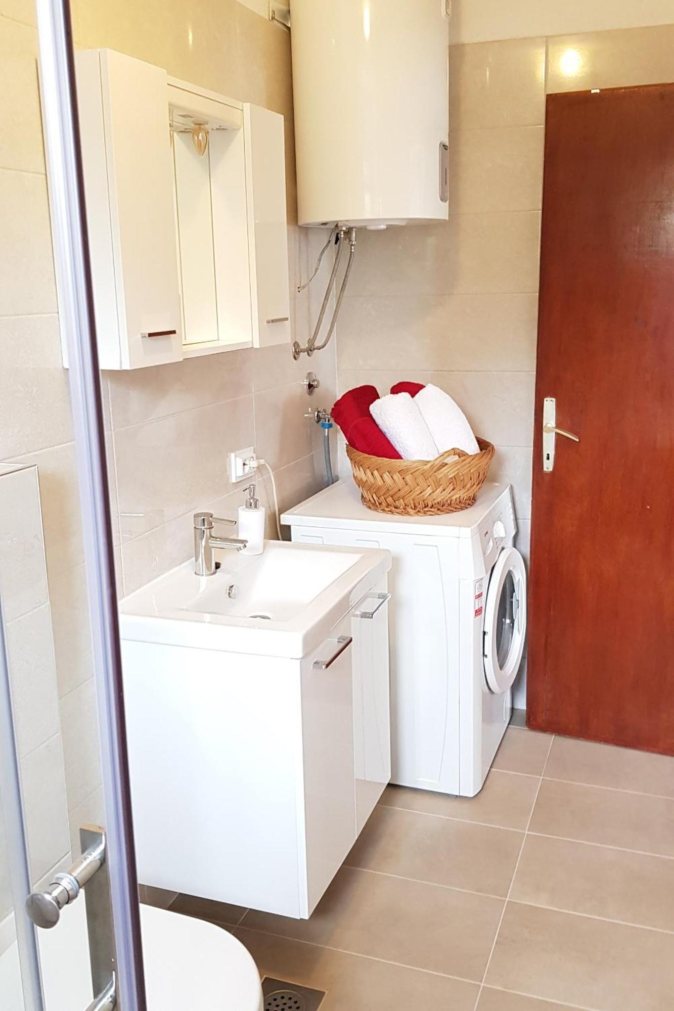 Apartments With A Parking Space Kastel Stafilic, Kastela - 16086 Room photo